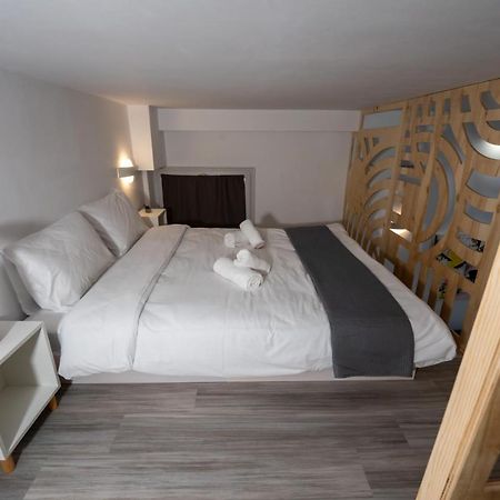 Central Suites Aegina 1 Buitenkant foto