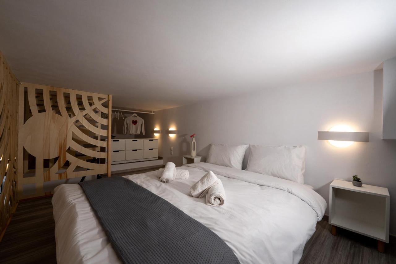 Central Suites Aegina 1 Buitenkant foto