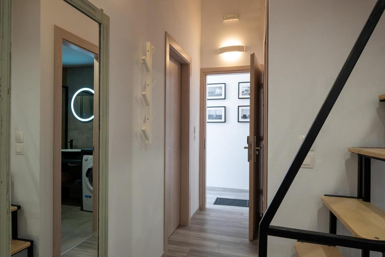 Central Suites Aegina 1 Buitenkant foto