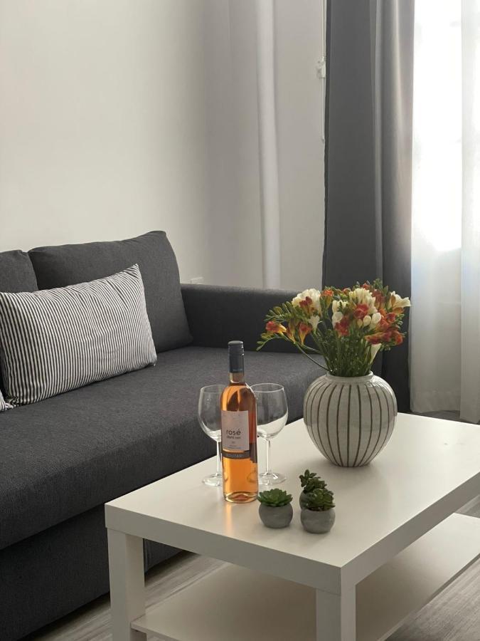 Central Suites Aegina 1 Buitenkant foto