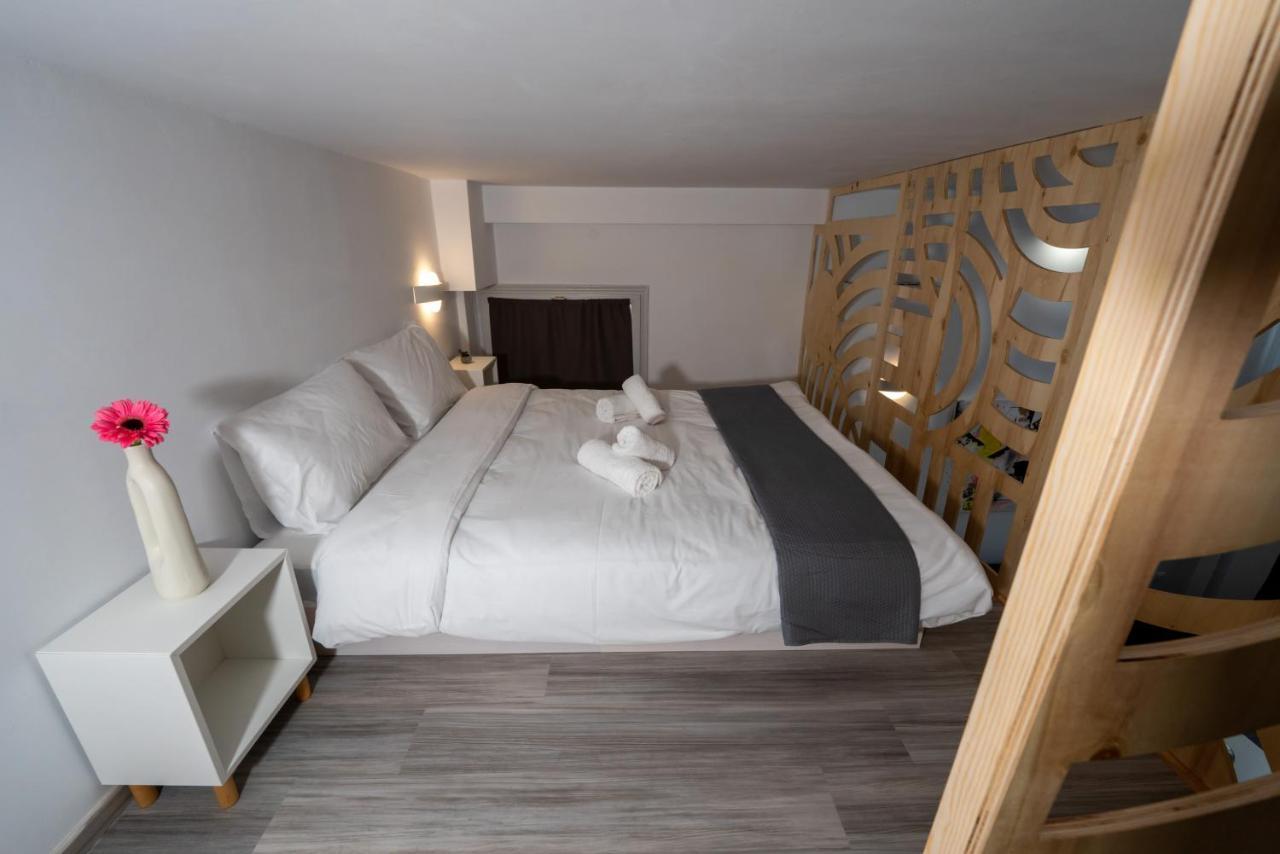 Central Suites Aegina 1 Buitenkant foto